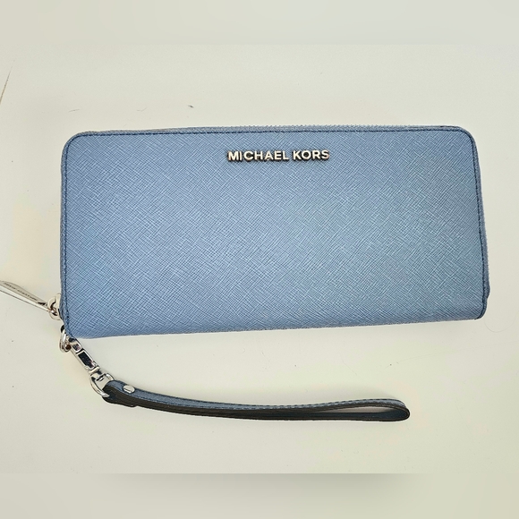 Michael Kors Saffiano Leather Continental Wallet - Picture 2 of 13